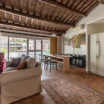 Banchi Vecchi Apartment with Terrace